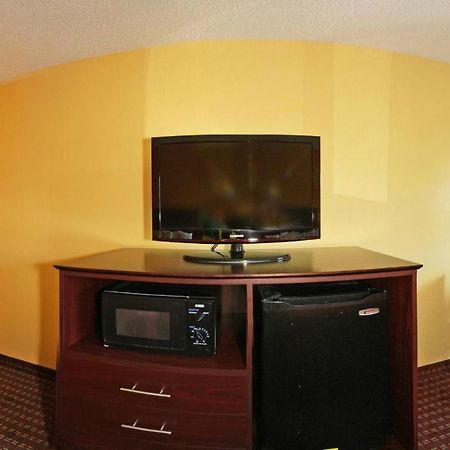 Quality Inn Central Wisconsin Airport Mosinee Room photo