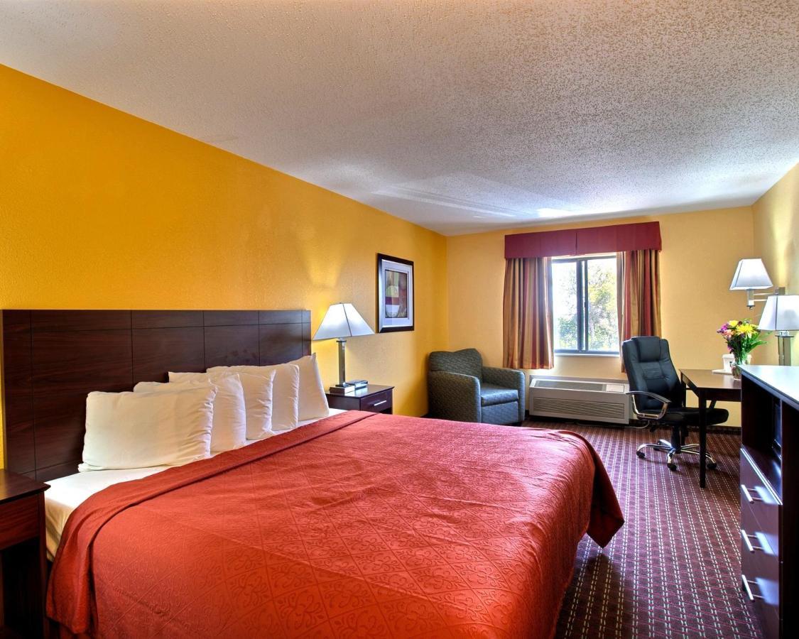 Quality Inn Central Wisconsin Airport Mosinee Room photo